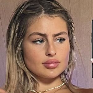 Laura Schepens's nudes and profile