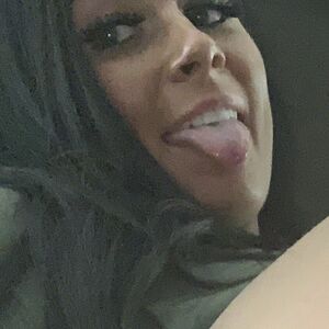 laurelemonique's nudes and profile