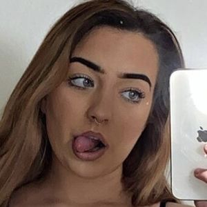 Laviettaa's nudes and profile