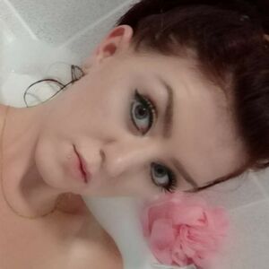 Layla_24's nudes and profile