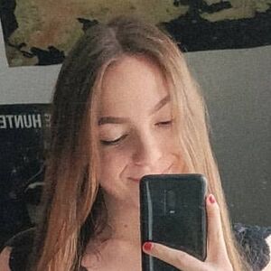 leacharelle's nudes and profile