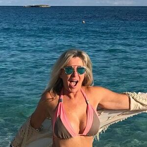 Lenna Paytas's nudes and profile