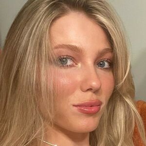 Lexi Kaizer's nudes and profile