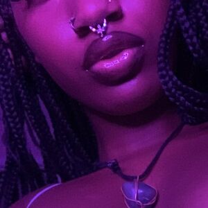 liciadoll23's nudes and profile