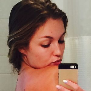 Lili Simmons's nudes and profile