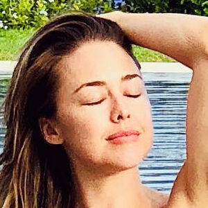 Lindsey McKeon's nudes and profile