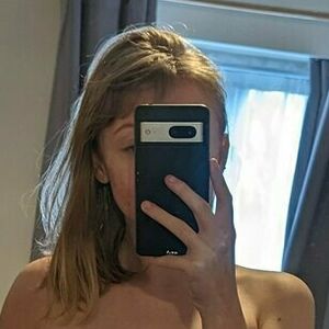 LittleObsessed's nudes and profile