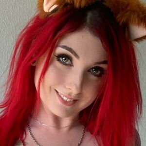 Lizzi Blake's nudes and profile
