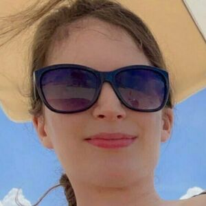 loritaylor's nudes and profile