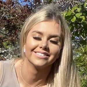 Maddison Denholm's nudes and profile