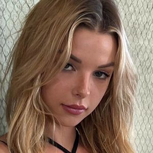 Madi Teeuws's nudes and profile