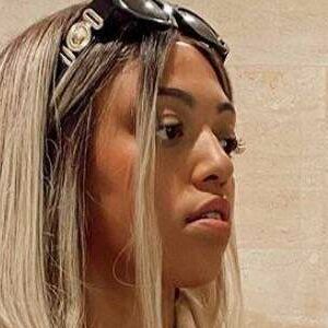 Mahalia's nudes and profile