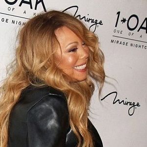 Mariah Carey's nudes and profile