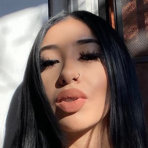 me_marlyn's nudes and profile