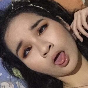 Michelle Del Rosario's nudes and profile