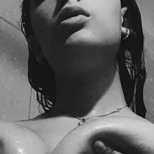 Mile Compodonico's nudes and profile