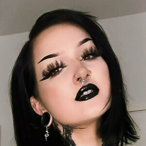 misseviliafree's nudes and profile