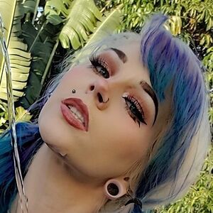 Missy Graves's nudes and profile