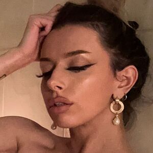 MistressLilyMay's nudes and profile