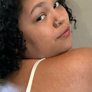 mixedupmommy's nudes and profile