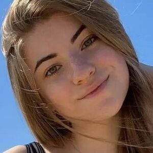 Moofoot's nudes and profile