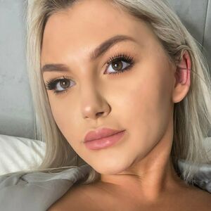 morganhollymoore's nudes and profile