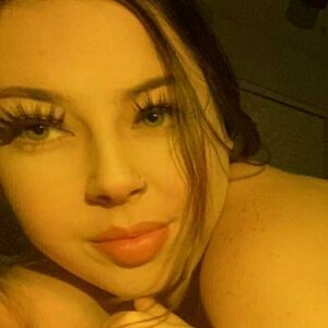 nicoleee01's nudes and profile