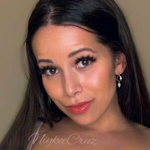 Niykee Cruz's nudes and profile