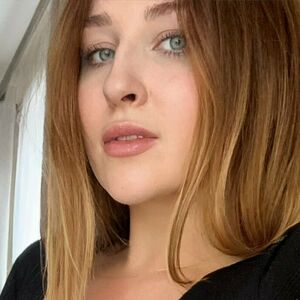 Olivia Fleur's nudes and profile
