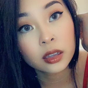 Olivia Ichika's nudes and profile