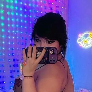 Oxxmilk's nudes and profile