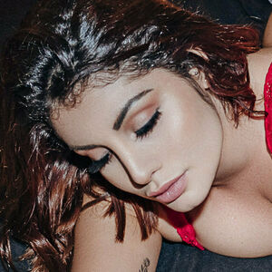 paolavegaoficial's nudes and profile