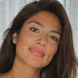 Pia Miller's nudes and profile