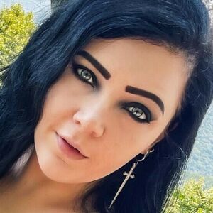 Princessgothicbean's nudes and profile
