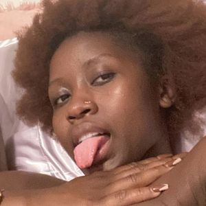 QueenFlexi's nudes and profile