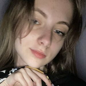 Rain_Likes_You's nudes and profile