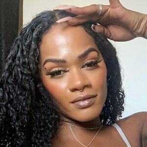 realcaroldias's nudes and profile
