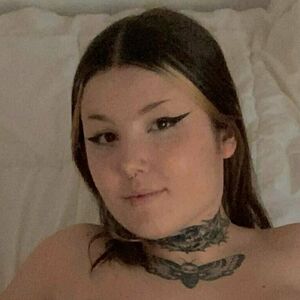 reaofsunsh1ne's nudes and profile