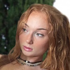 Redheadbbb's nudes and profile