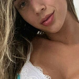 Renata Meneguzzi's nudes and profile