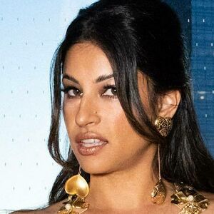 Richa Moorjani's nudes and profile
