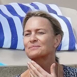 Robin Wright's nudes and profile