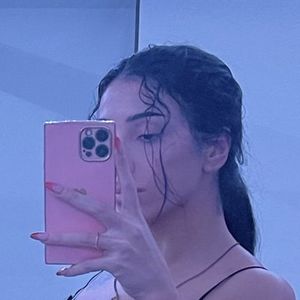 Rose Zara's nudes and profile