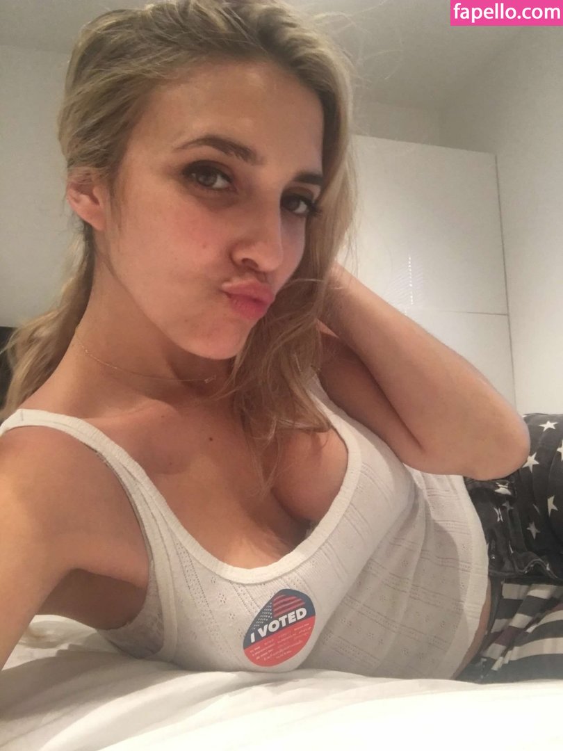 Roxy Striar