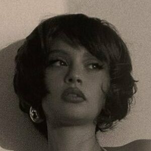 Sabrina Claudio's nudes and profile