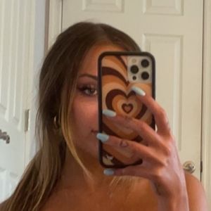 Samanthaauf's nudes and profile
