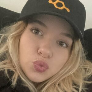 samanthaflairofficial's nudes and profile