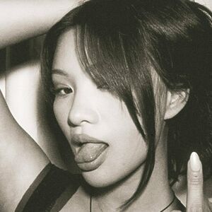 Sarah Cheung's nudes and profile