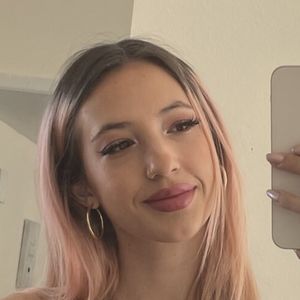 Savannahelisse's nudes and profile