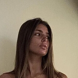 Secretofeva's nudes and profile